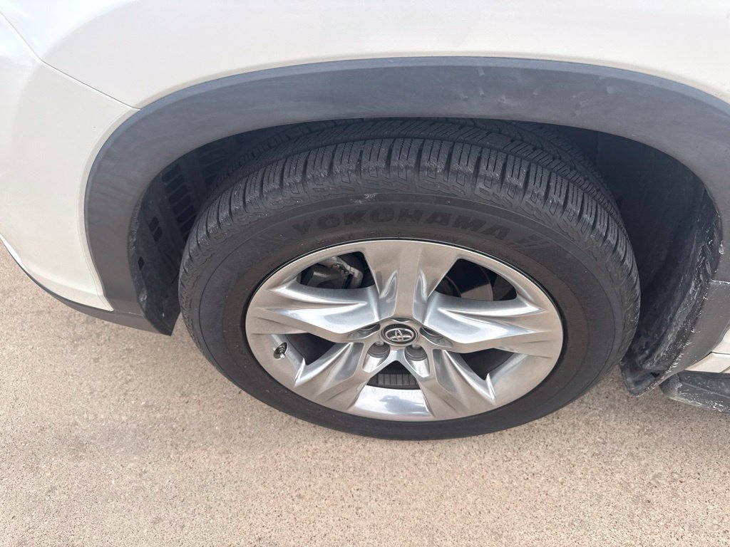 Used 2019 Toyota Highlander Limited FWD image 9