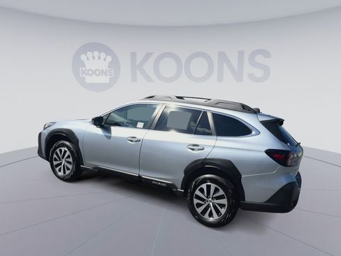 Used 2024 Subaru Outback Premium image 8