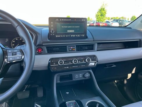 Used 2025 Honda Pilot Touring image 19