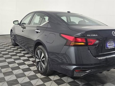 Used 2021 Nissan Altima 2.5 SV image 6