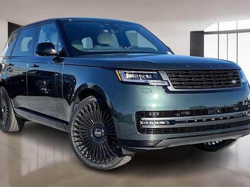 New 2025 Land Rover Range Rover SE image 2