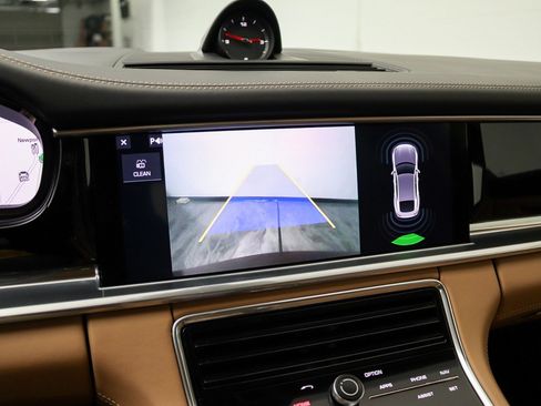 Used 2018 Porsche Panamera 4S AWD/4WD image 34