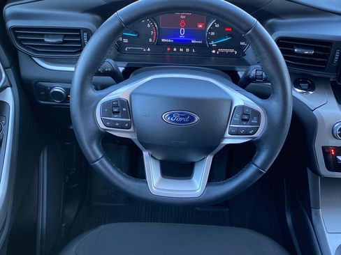 Certified 2022 Ford Explorer XLT image 7