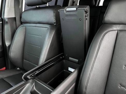 New 2025 Hyundai Santa Fe Limited image 18