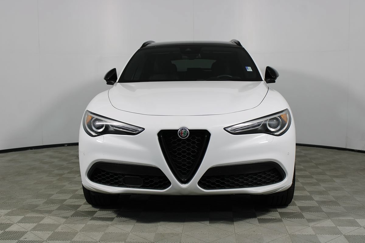 Used 2023 Alfa Romeo Stelvio Veloce AWD/4WD image 32