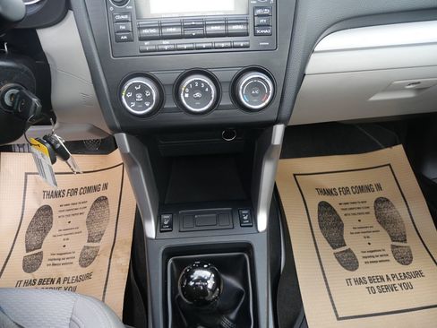 Used 2015 Subaru Forester 2.5i Premium image 12