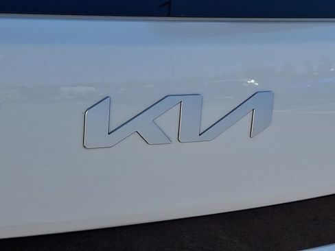 Used 2023 Kia Soul LX w/ LX Technology Package FWD image 30