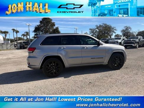 Used 2018 Jeep Grand Cherokee Altitude image 15