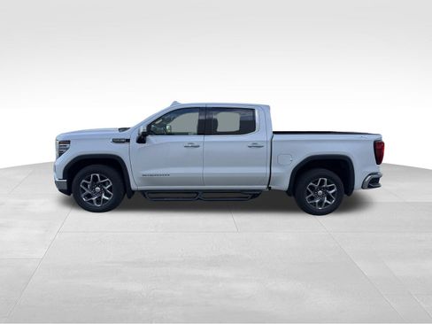 Used 2022 GMC Sierra 1500 SLT w/ SLT Convenience Package AWD/4WD image 6