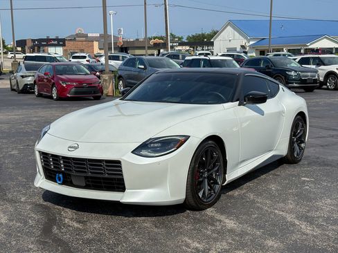 Used 2024 Nissan Z Performance w/ Floor Mat Package RWD image 5