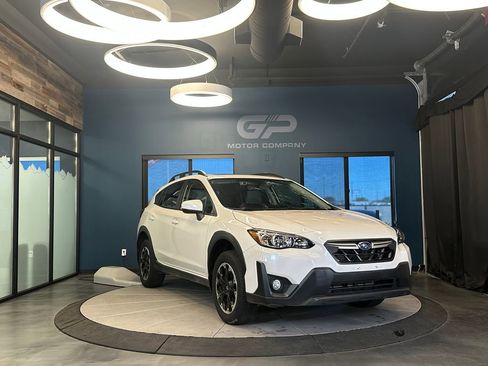 Used 2021 Subaru Crosstrek 2.0i Premium w/ Moonroof Package AWD/4WD image 1