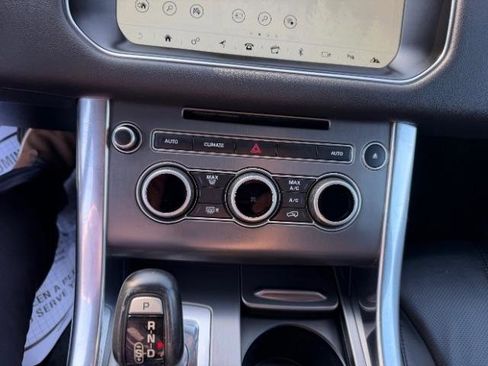 Used 2017 Land Rover Range Rover Sport SE image 26