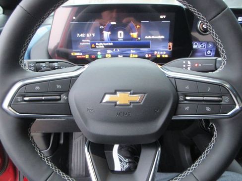 New 2026 Chevrolet Equinox EV LT image 23