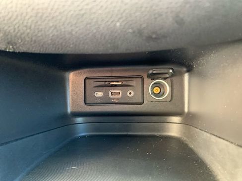 Used 2024 Chevrolet Equinox LT image 24