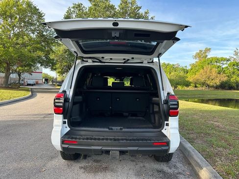 Used 2025 Toyota 4Runner SR5 image 10
