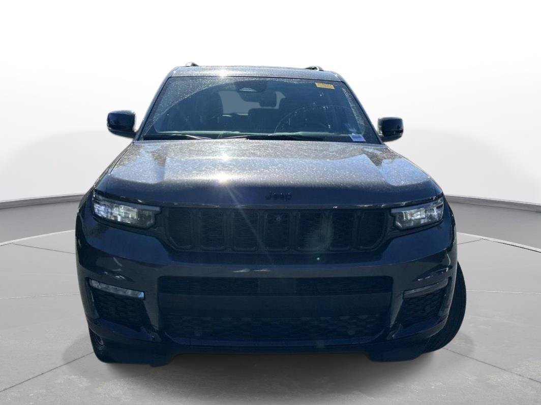 Used 2023 Jeep Grand Cherokee L Limited w/ Luxury Tech Group II RWD image 3