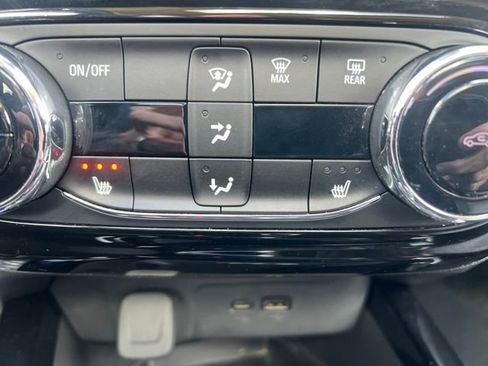 Certified 2024 Chevrolet Trax LT w/ Sunroof Package image 23