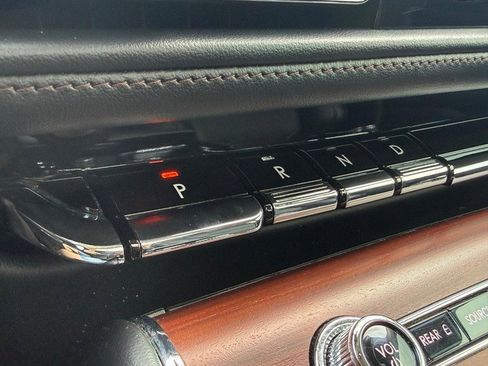 Certified 2022 Lincoln Aviator Reserve w/ Equipment Group 201A AWD/4WD image 18