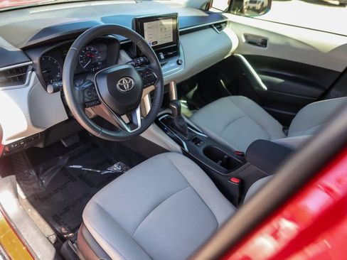 Used 2024 Toyota Corolla Cross LE FWD image 13