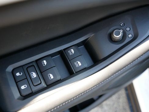 Certified 2025 Jeep Grand Cherokee L Limited w/ Luxury Tech Group II image 38