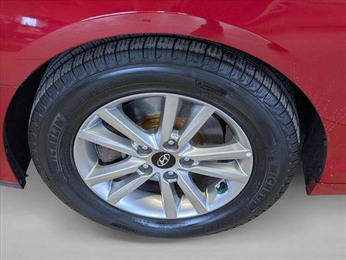 Used 2017 Hyundai Sonata SE w/ Cargo Package image 25