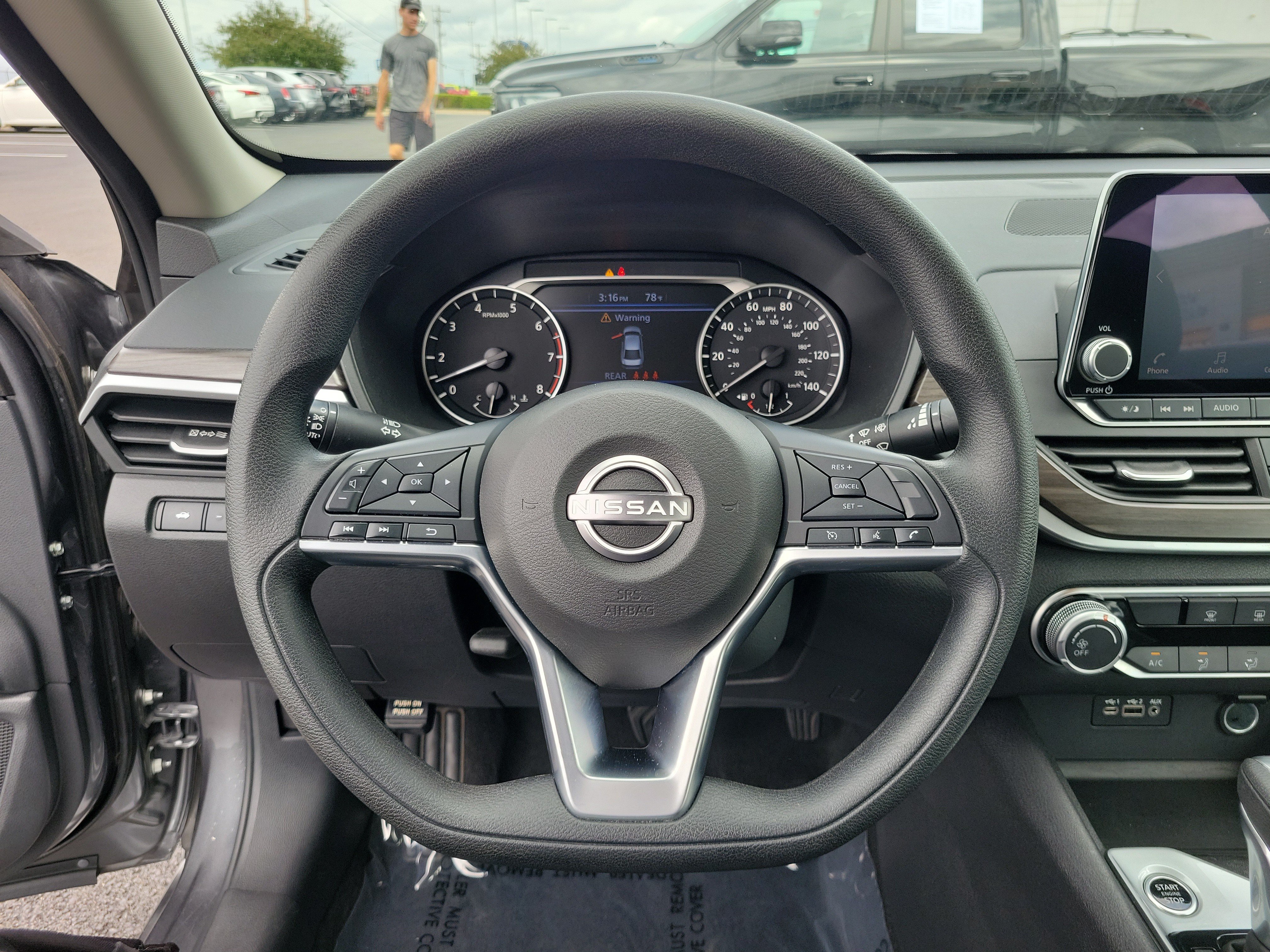 Used 2025 Nissan Altima 2.5 SV FWD image 21