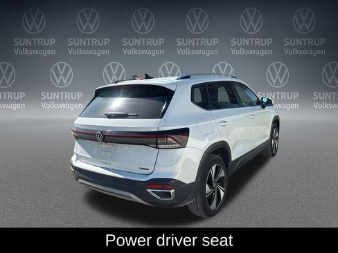 Used 2025 Volkswagen Taos SE AWD/4WD image 6