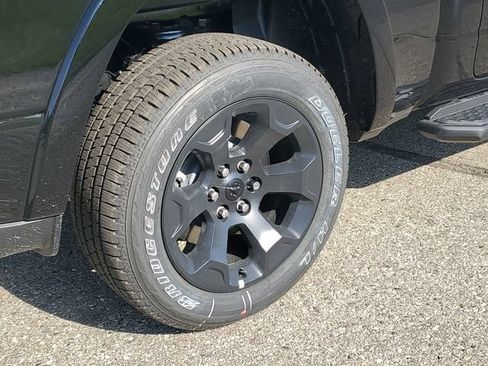 New 2026 RAM 1500 4x4 Crew Cab image 10