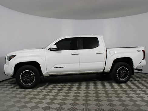 Used 2024 Toyota Tacoma TRD Sport RWD image 43