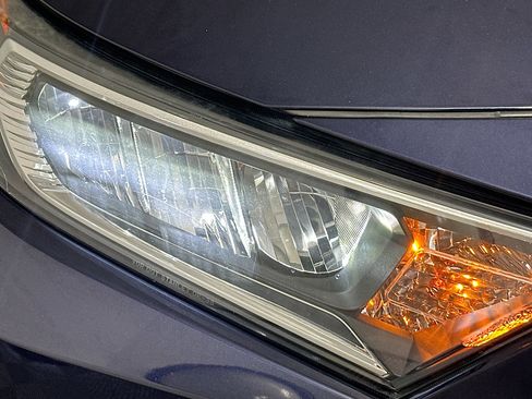 Used 2021 Toyota RAV4 XLE image 9