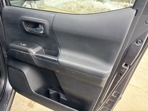 Used 2023 Toyota Tacoma TRD Off-Road image 30