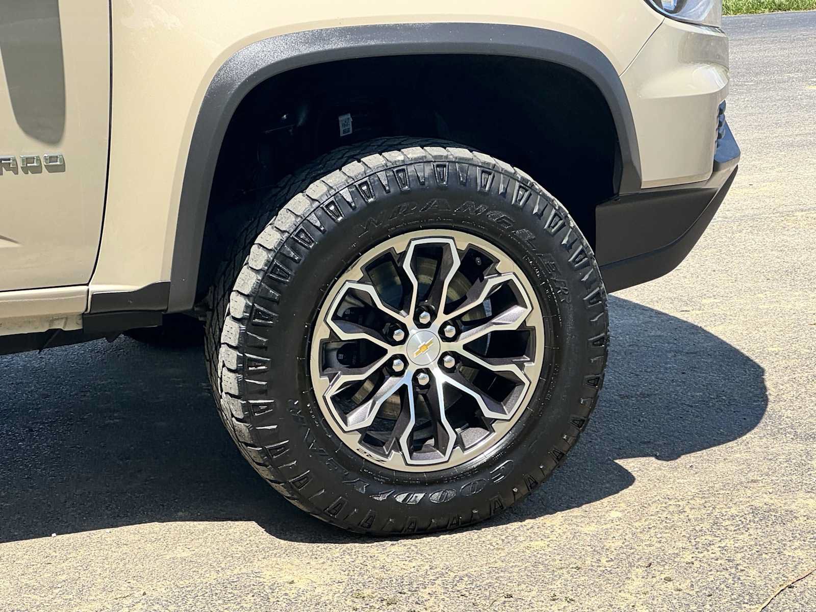 Used 2022 Chevrolet Colorado ZR2 AWD/4WD image 21