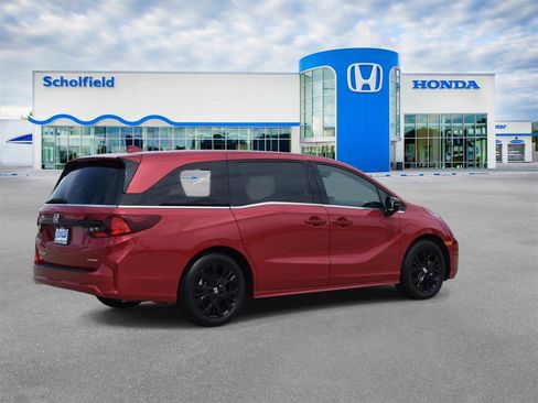 Used 2025 Honda Odyssey Sport-L image 3