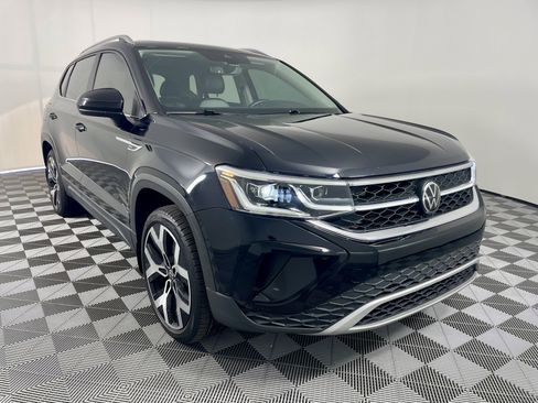 Used 2023 Volkswagen Taos SEL image 7