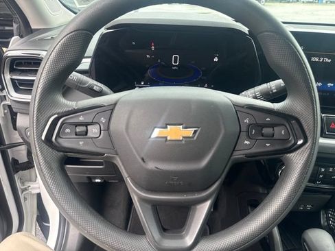 Used 2026 Chevrolet TrailBlazer LT AWD/4WD image 12