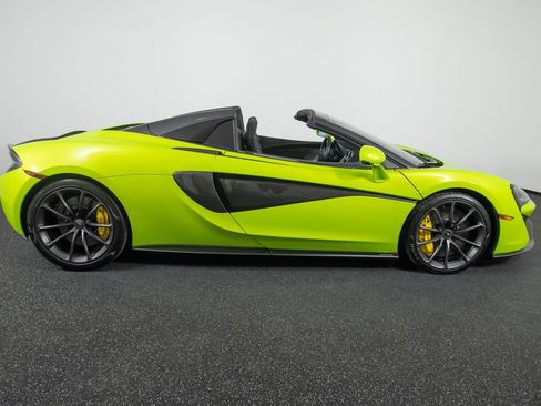 Used 2018 McLaren 570S Spider RWD image 24