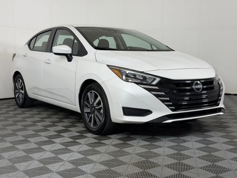 Used 2025 Nissan Versa SV FWD image 7