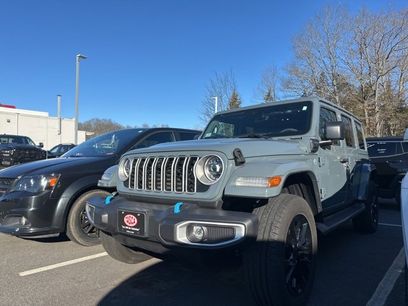 Used 2024 Jeep Wrangler Unlimited Sahara w/ Technology Group