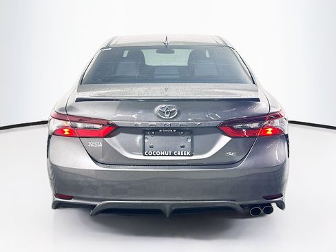 Used 2021 Toyota Camry SE FWD image 4