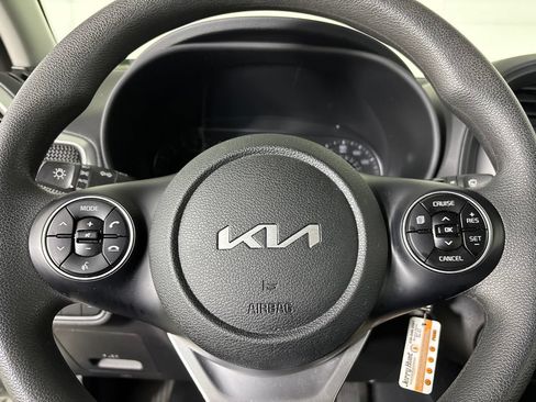 Used 2022 Kia Soul LX FWD image 14
