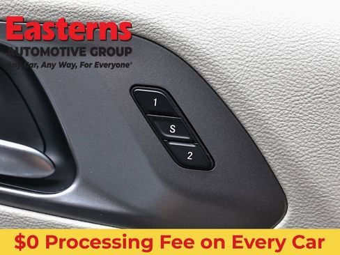 Used 2023 Chrysler Pacifica Touring-L FWD image 20