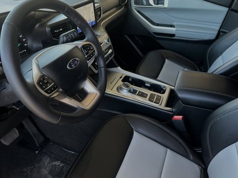 New 2024 Ford Explorer XLT w/ Equipment Group 202A image 8