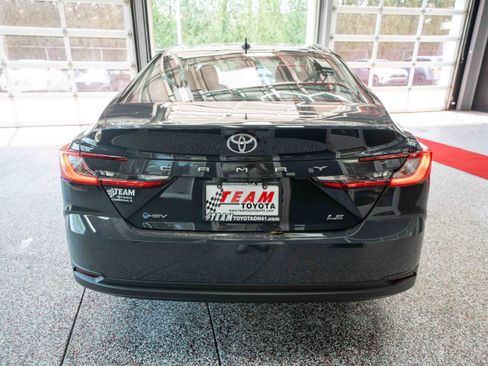 Used 2025 Toyota Camry LE image 3