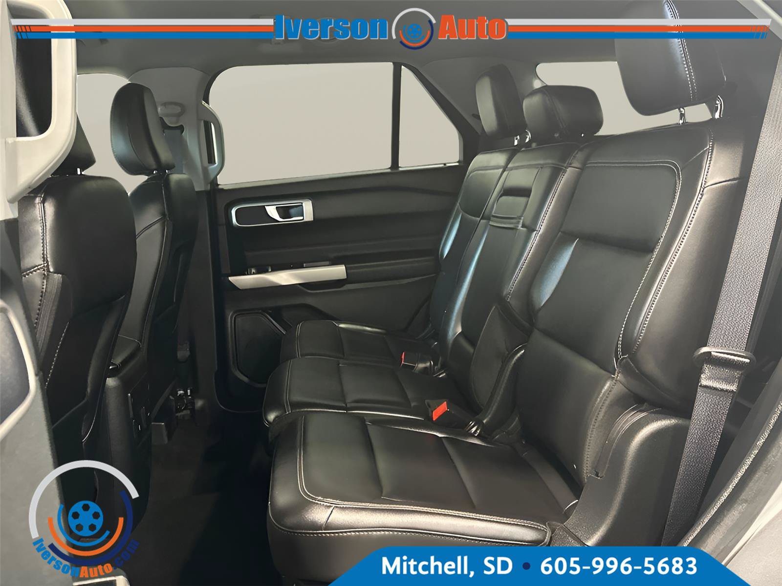 Used 2024 Ford Explorer XLT w/ Equipment Group 202A AWD/4WD image 25