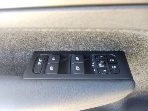 Certified 2023 Volvo C40 P8 Recharge Ultimate AWD/4WD image 17