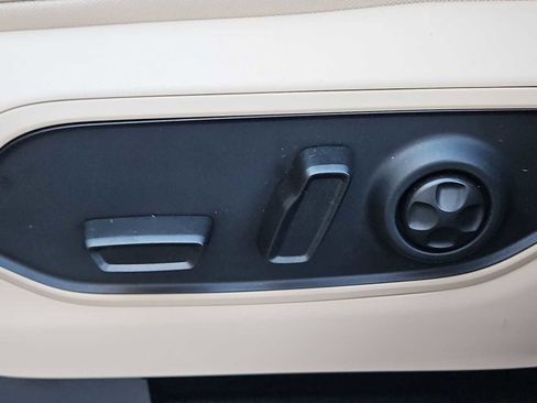 Used 2024 Jeep Grand Cherokee Limited 4xe w/ Luxury Tech Group II image 16