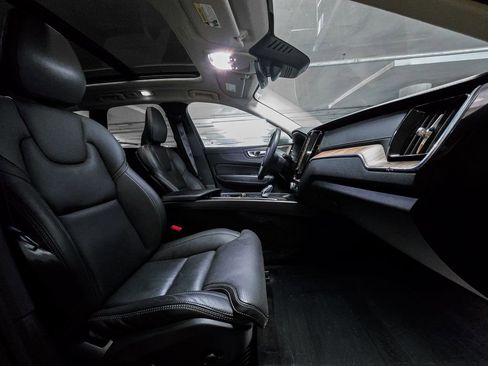 Used 2023 Volvo XC60 B5 Ultimate w/ Climate Package image 37