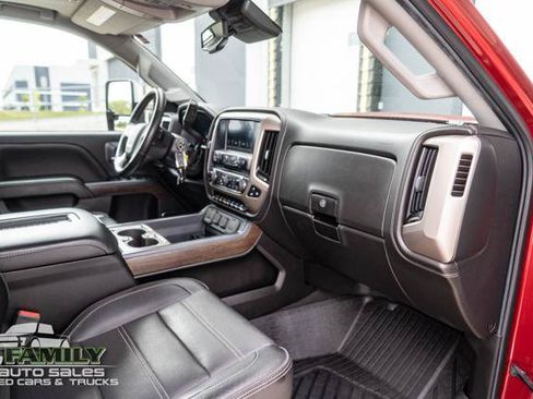 Used 2019 GMC Sierra 2500 Denali w/ Duramax Plus Package AWD/4WD image 24