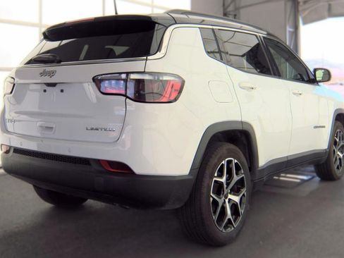 Used 2025 Jeep Compass Limited AWD/4WD image 4