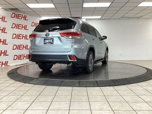 Used 2019 Toyota Highlander Limited Platinum AWD/4WD image 7